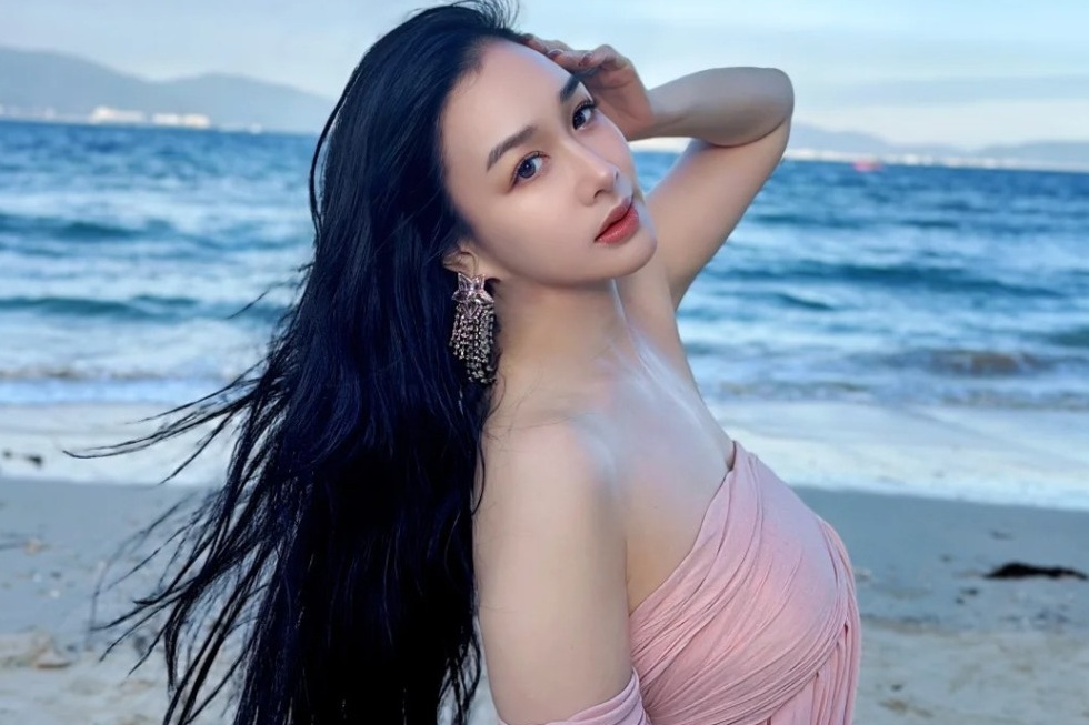 Chung Le De goi cam o tuoi 55 hinh anh