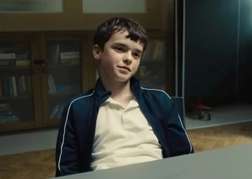 Chang trai tung khien ca the gioi sung sot quyet dinh dung viec hoc hinh anh