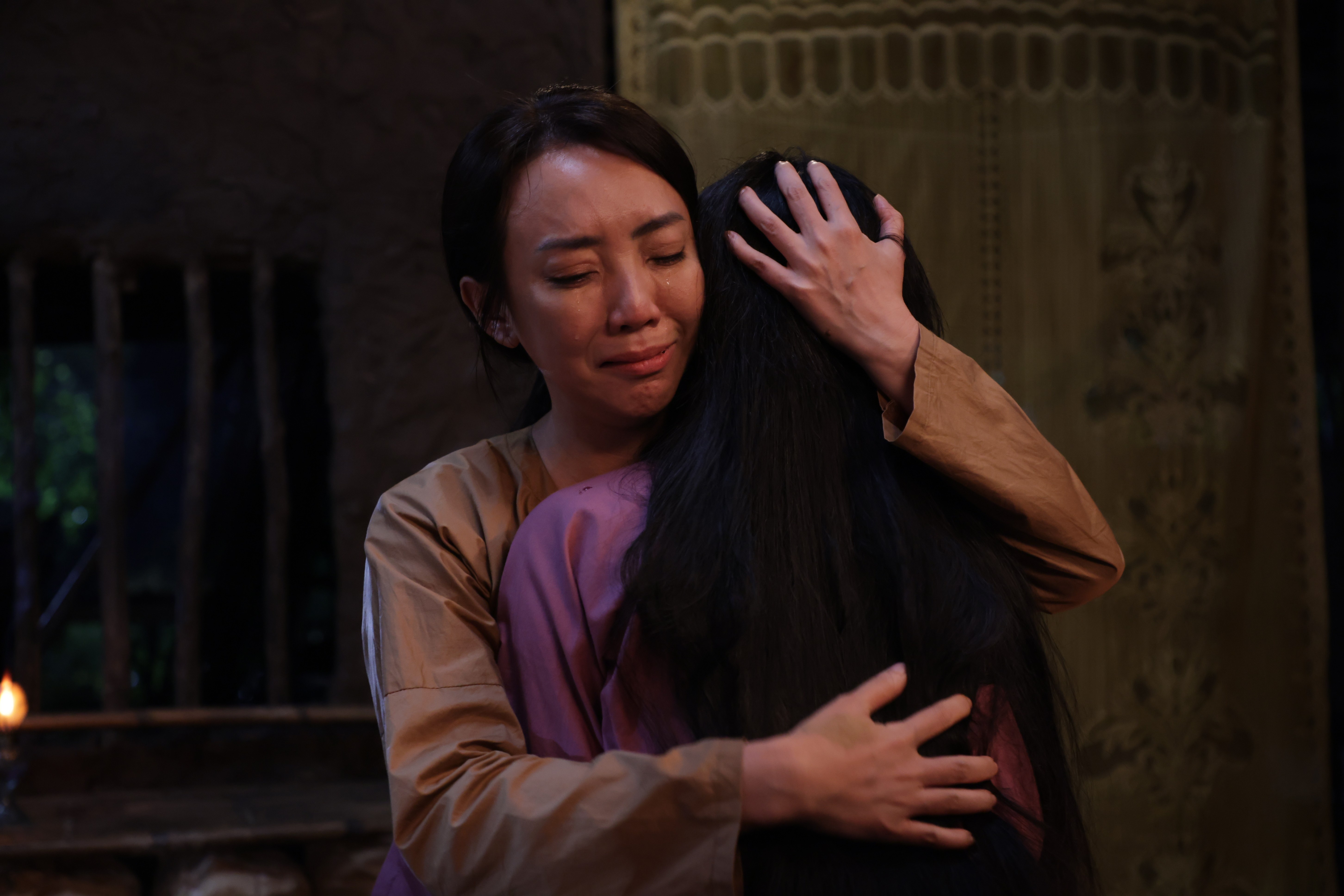 Thu Trang chua dat ban than dung cho hinh anh