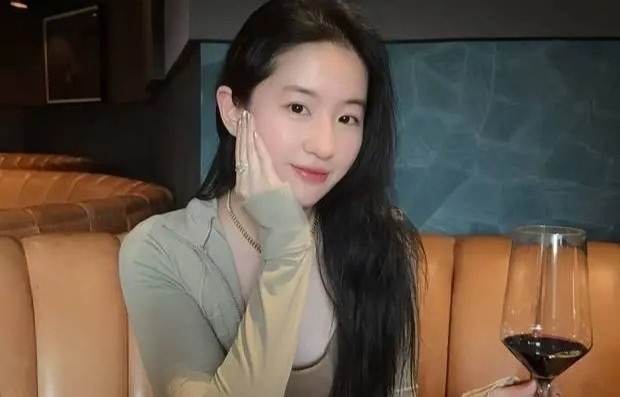 Mat moc cua Luu Diec Phi hinh anh