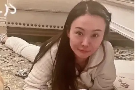 Guong mat bien dang cua Trinh Sang gay xon xao hinh anh