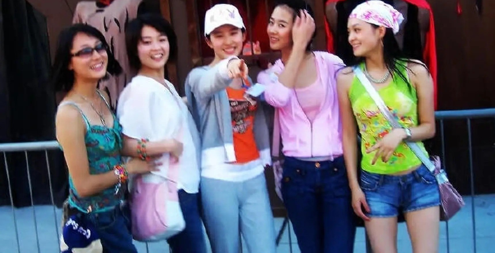 Qua khu cua Luu Diec Phi hinh anh