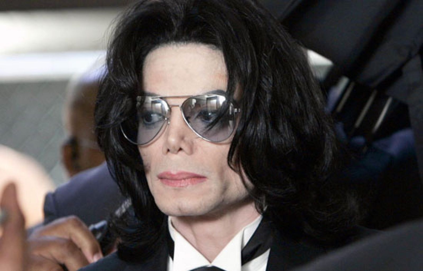 Dien bien vu kien Michael Jackson xam hai tinh duc 4 dua tre hinh anh