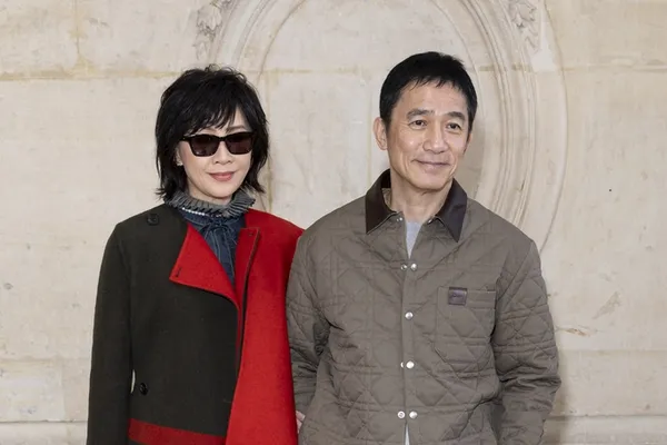 Vo chong Luong Trieu Vy gay chu y hinh anh