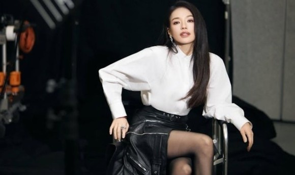 Thu Ky o tuoi 50 hinh anh