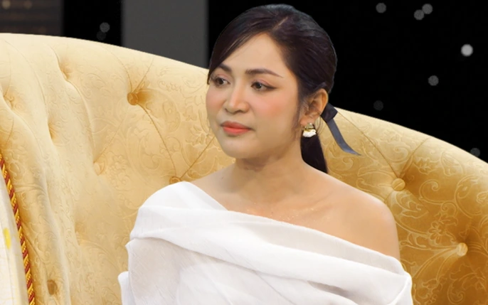 Duyen Quynh xin loi hinh anh