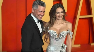 Jessica Alba chia cho chong cu 3 trieu USD hinh anh