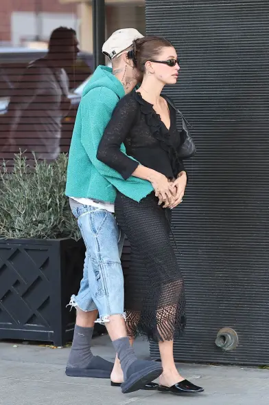exclusive_beverly_hills_ca_justin_122944161_1.jpg