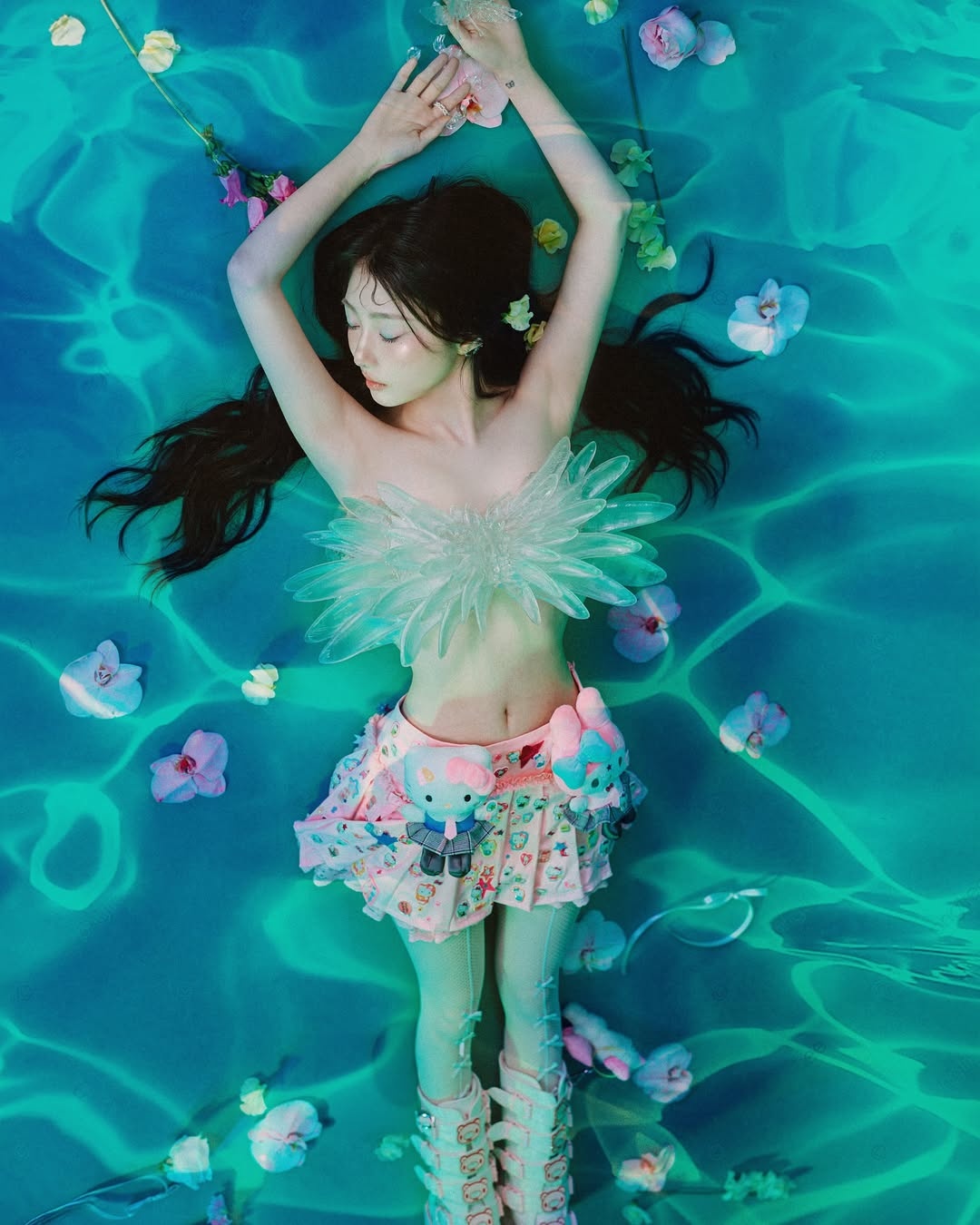 I_want_to_be_a_mermaid_Photo_mu_gungStyling_sooksmell_stylistHmua_h.make_ghFlower_na_kkim_p_3_.jpg