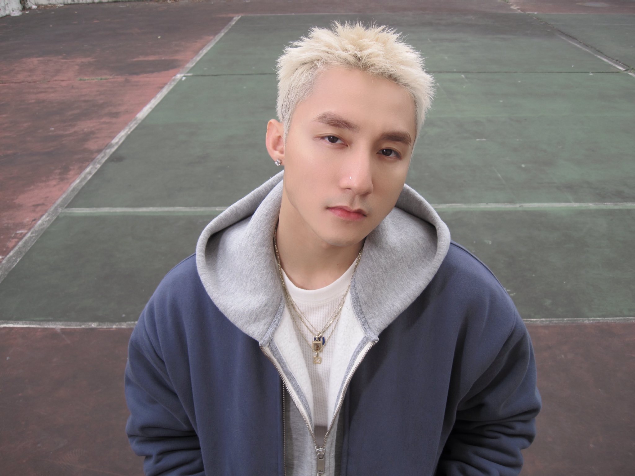 Son Tung M-TP lot top de cu 100 guong mat dep trai nhat the gioi hinh anh