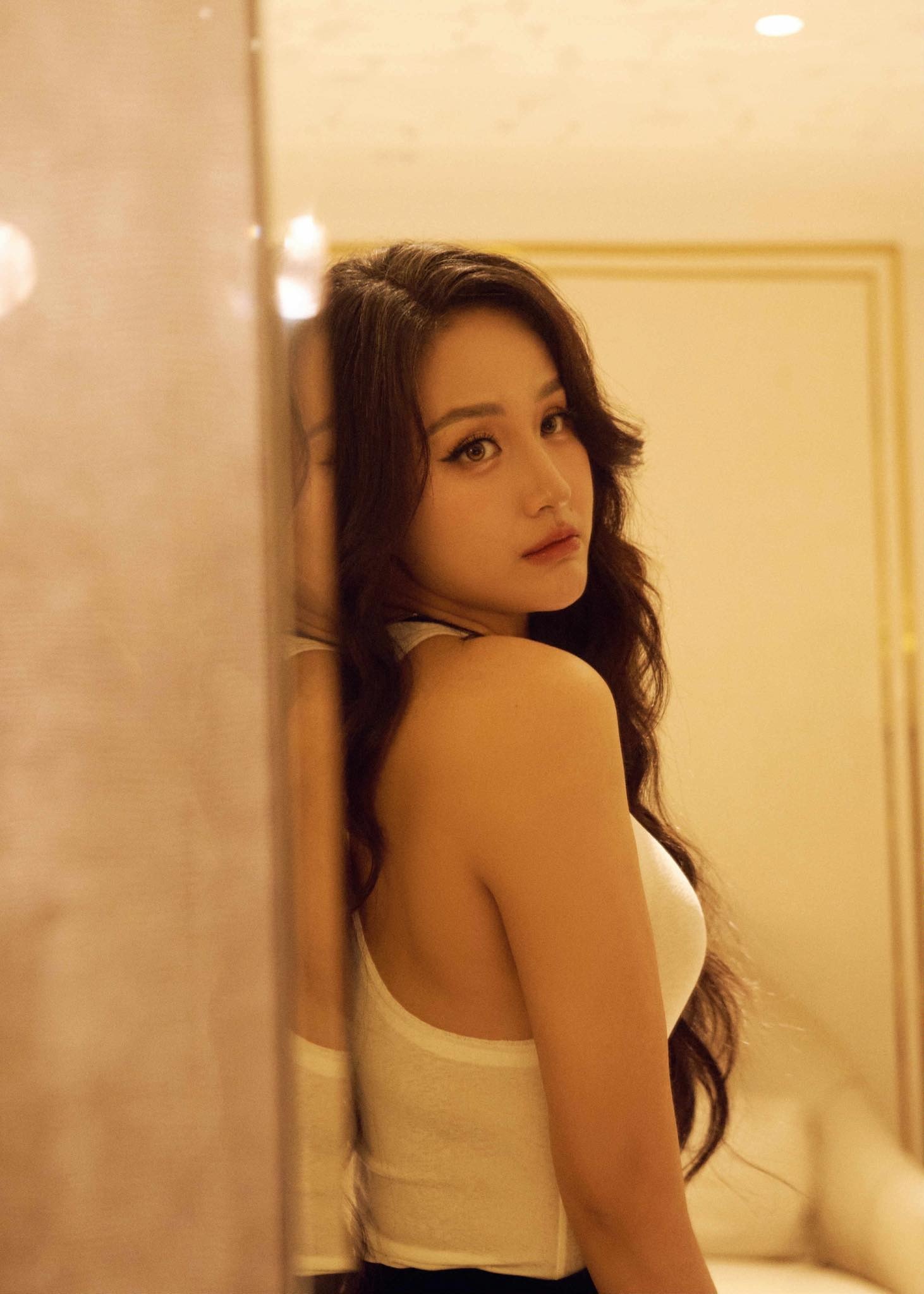 Mai Phuong Thuy anh 1