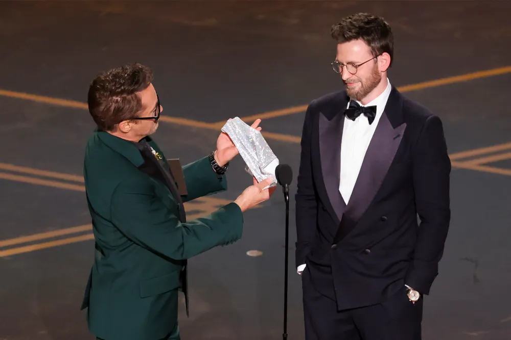 Chris_Evans_Robert_Downey_Jr_2_1.jpg