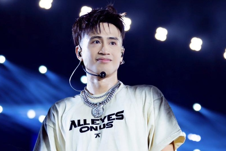 Quan quan Rap Viet buc xuc sau buc anh cua fan hinh anh