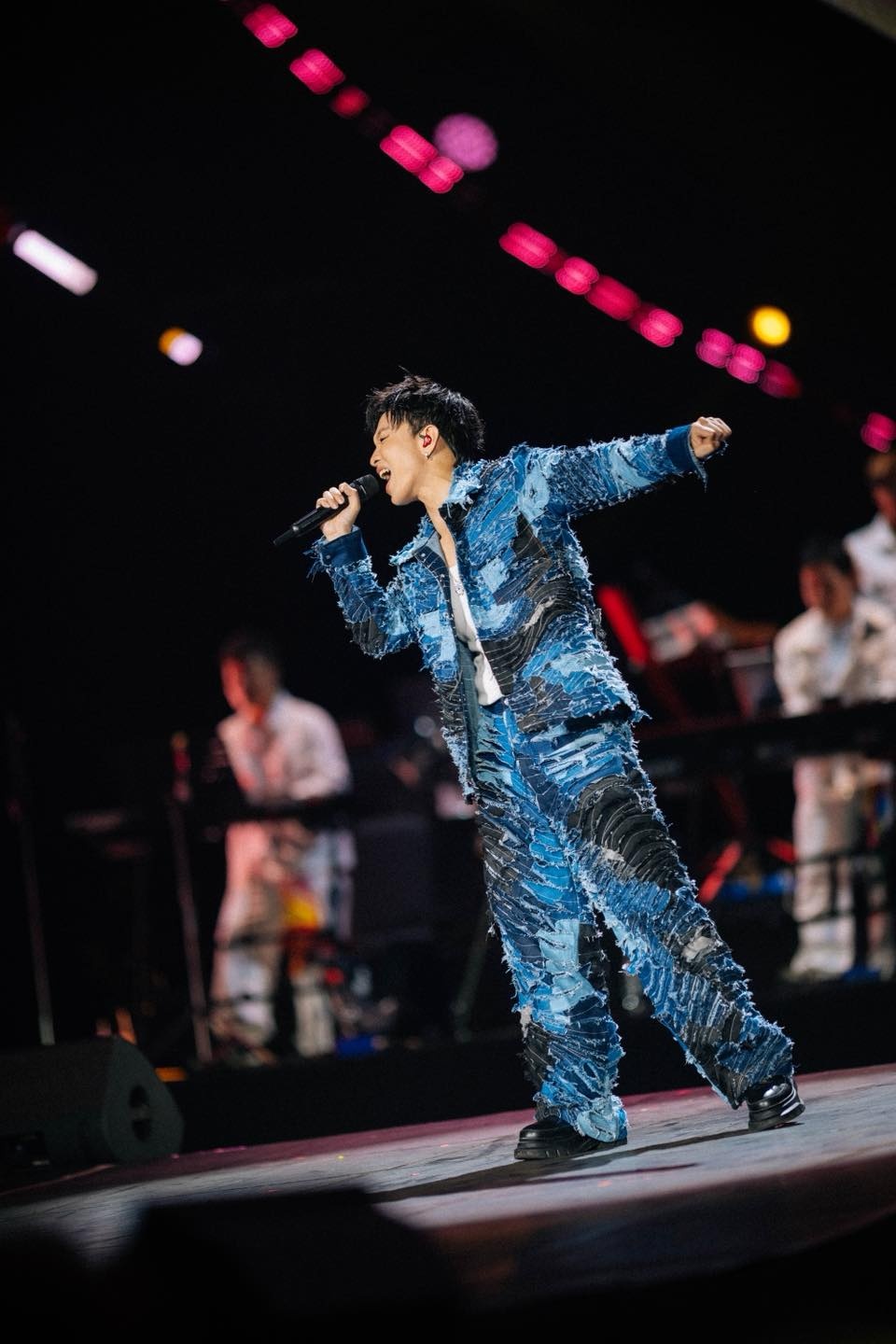 Hoàng Dũng ảnh 4 Hoang Dung anh 4