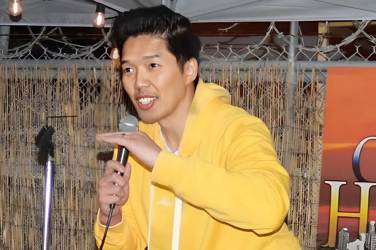 Dien vien Alex Duong qua doi hinh anh