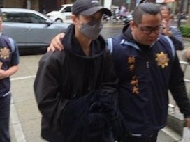 Nam ca si Khau Thang Duc bi bat hinh anh