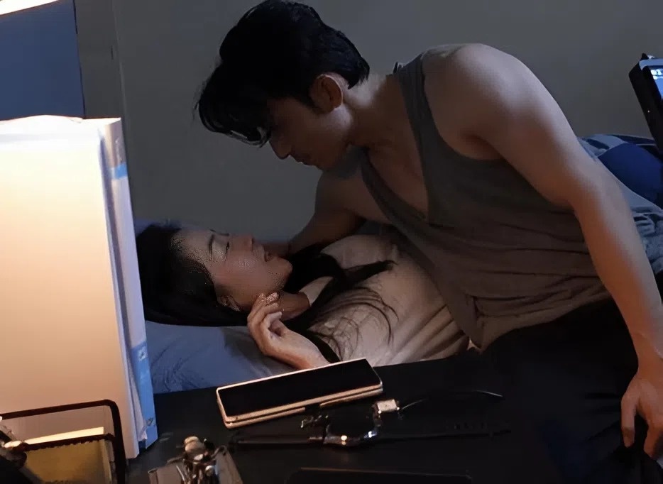 Bao dong do cho phim Viet 'Bay tien' hinh anh