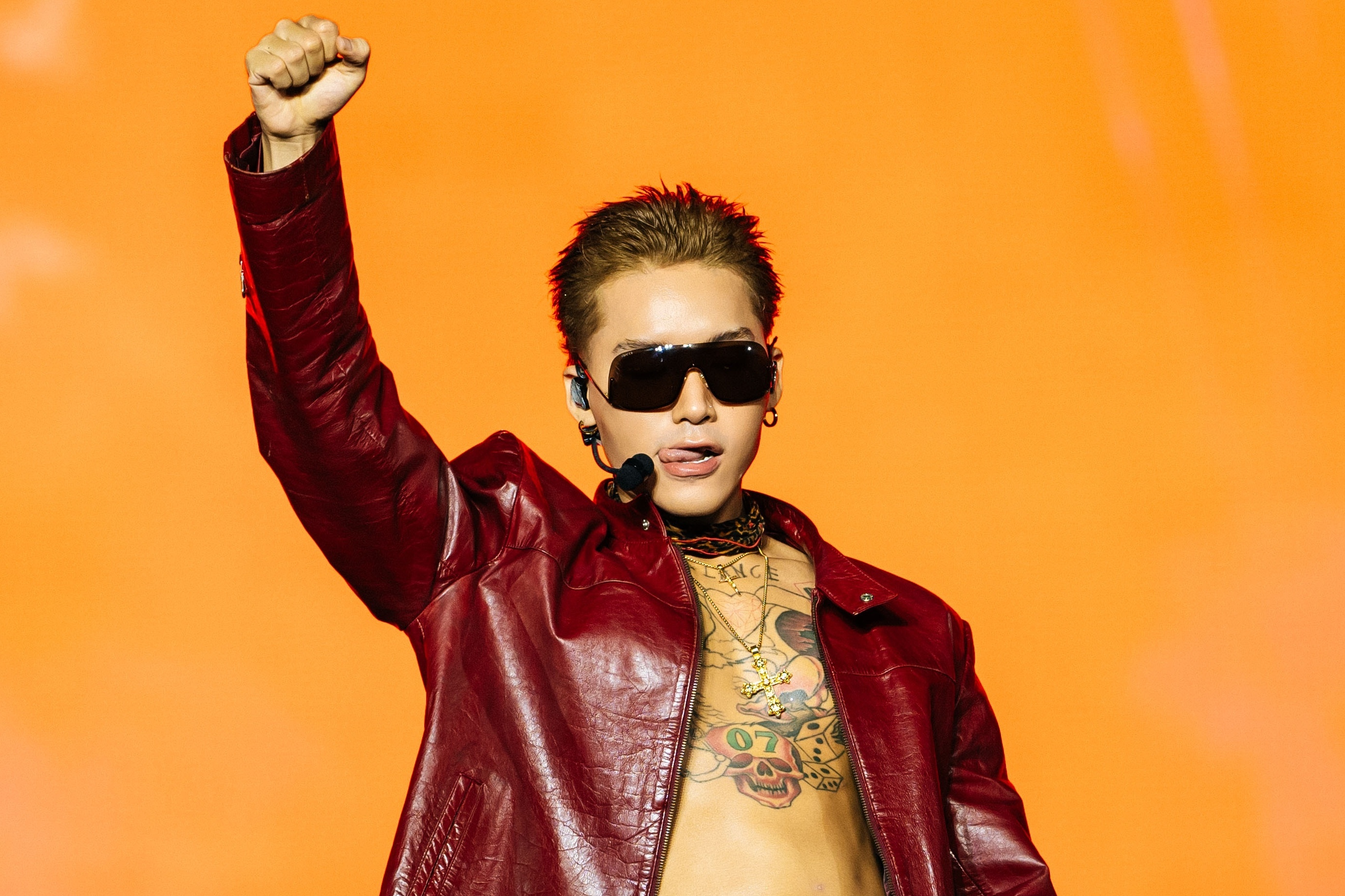 Sau vu cam hat nhep, concert Anh trai 'say hi' phoi bay chenh lech hinh anh