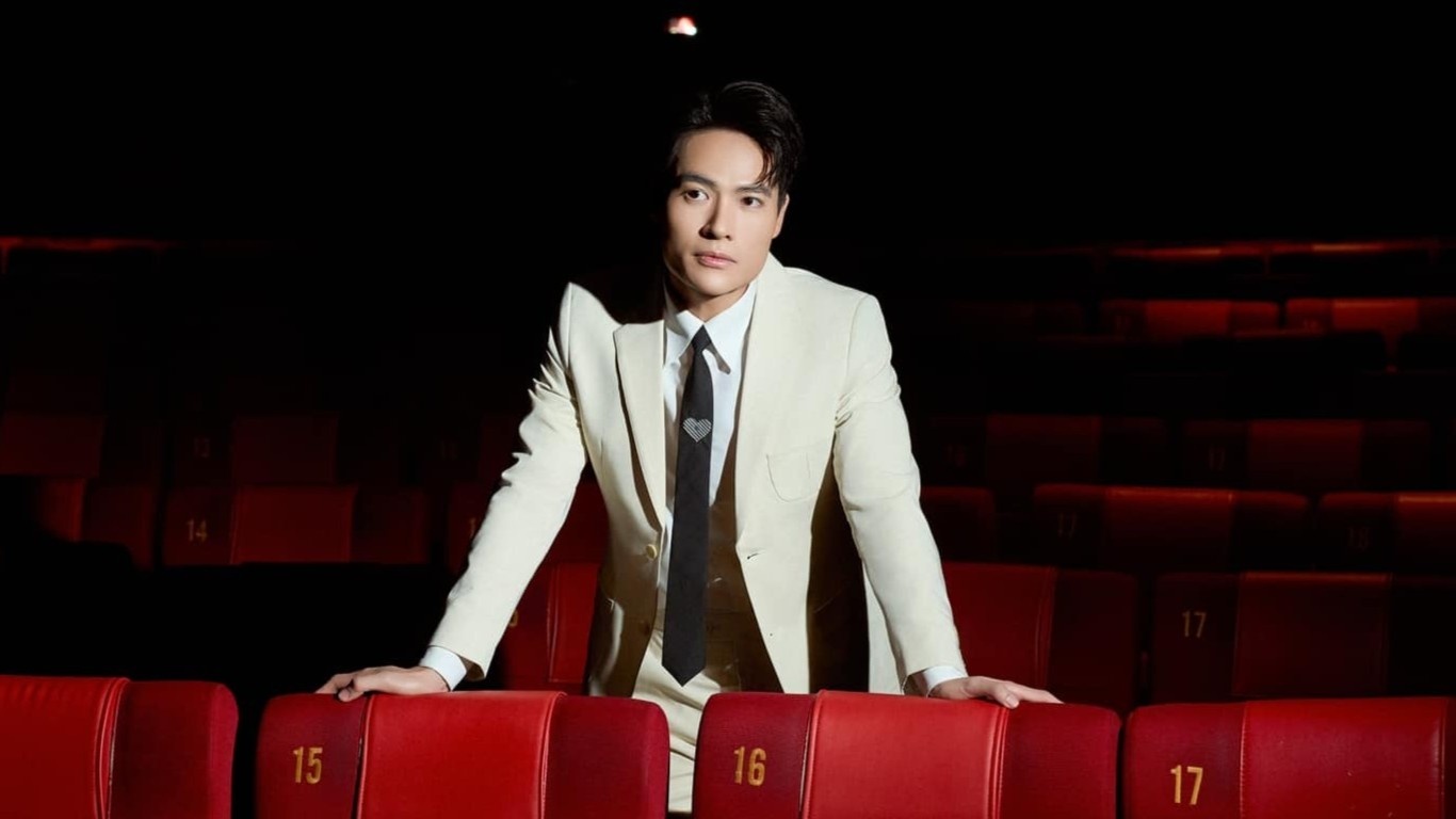 Vo Tan Phat: 'Kha met moi vi phai PR cho ca Heo nam mong va Anh hung' hinh anh