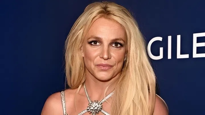 Britney Spears bi tuyen 12 thang quan che hinh anh