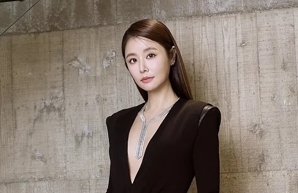 Lam Tam Nhu bo ruou va qua tre o tuoi 50 hinh anh