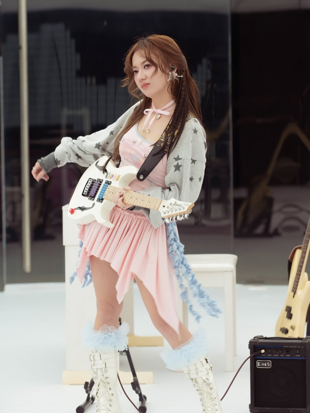 Cuoi_tuan_vui_ve_tiep_nhien_lieu_day_du_nhe_cac_ban_treeee._1_.jpg
