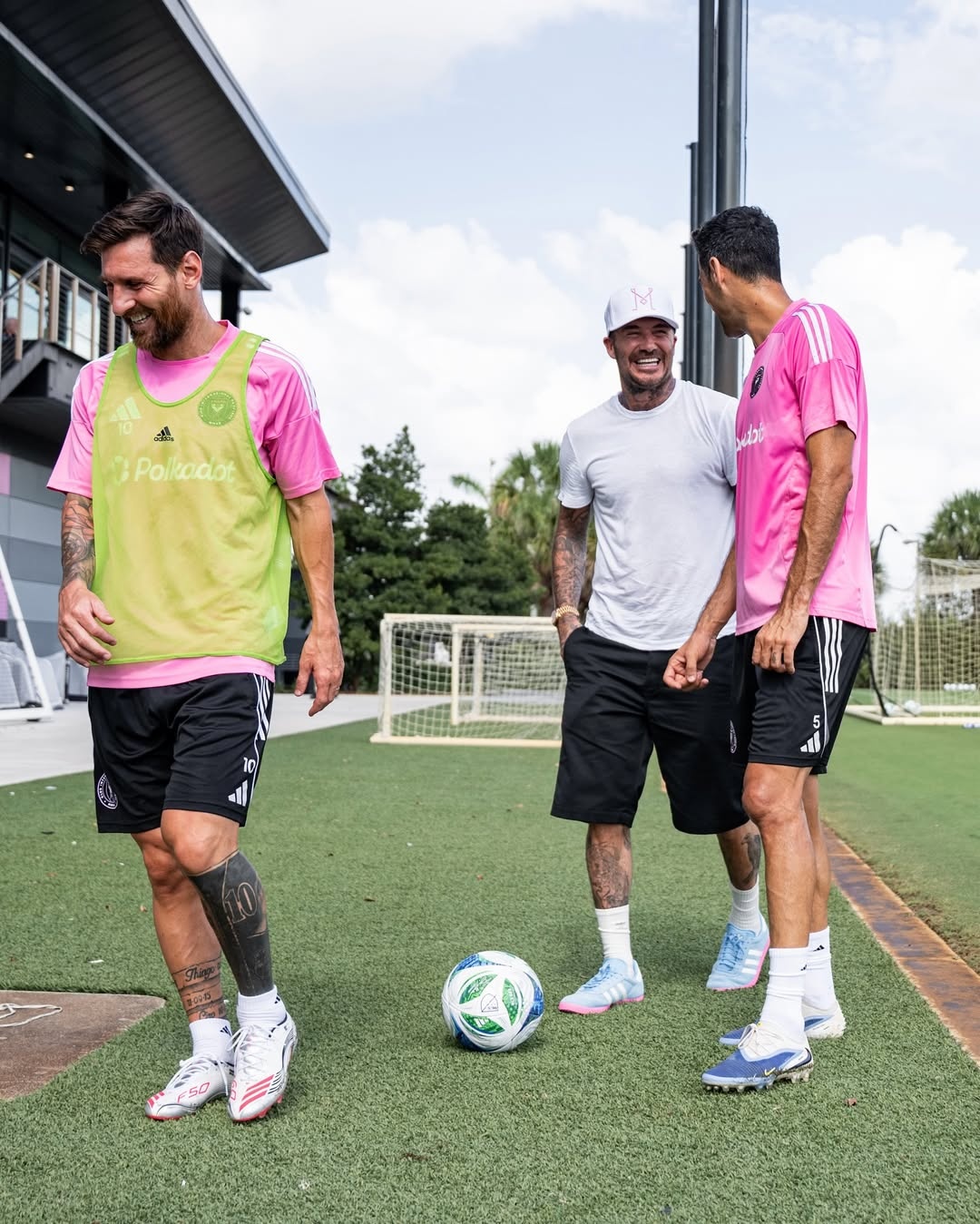 All_smiles_on_and_off_the_pitch_this_weekend_La_Familia_were_amazing_Vamos_intermiami_3_.jpg