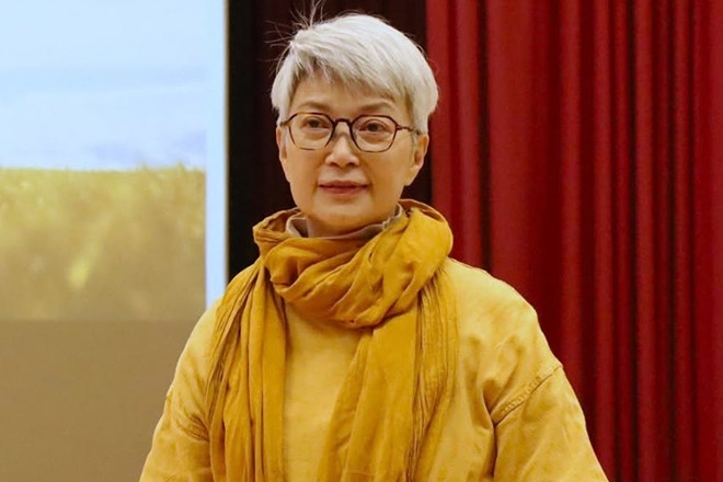 Dien vien Tran Man Nhi qua doi hinh anh