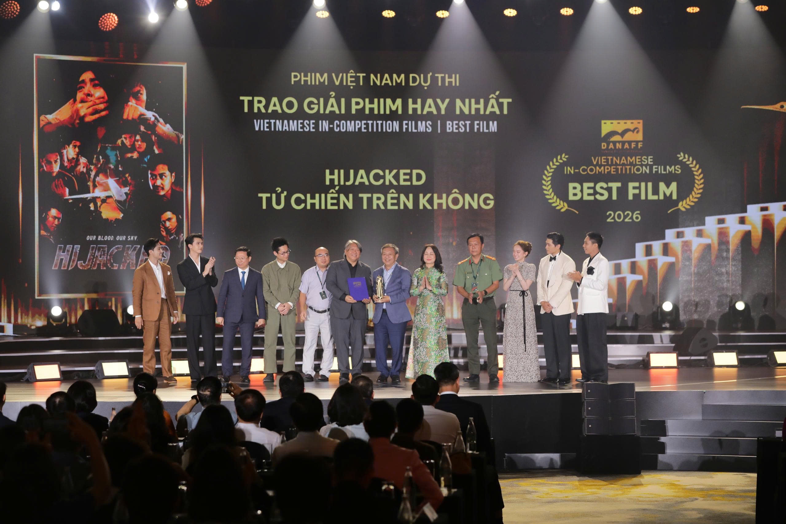 Tu chien tren khong anh 1