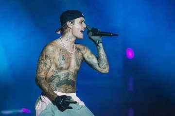 World Cup 2026 gay tranh luan khi co Justin Bieber, Shakira va BTS hinh anh