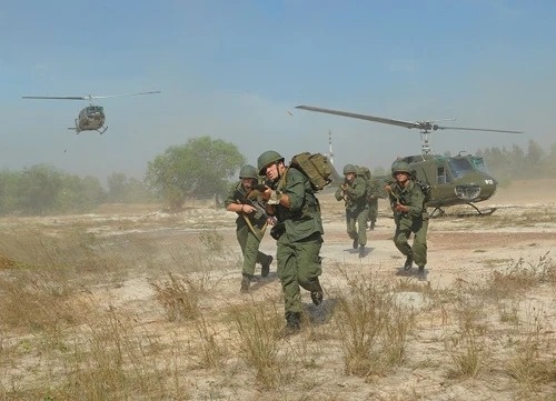 Mùi cỏ cháy ảnh 3 Mui co chay anh 3