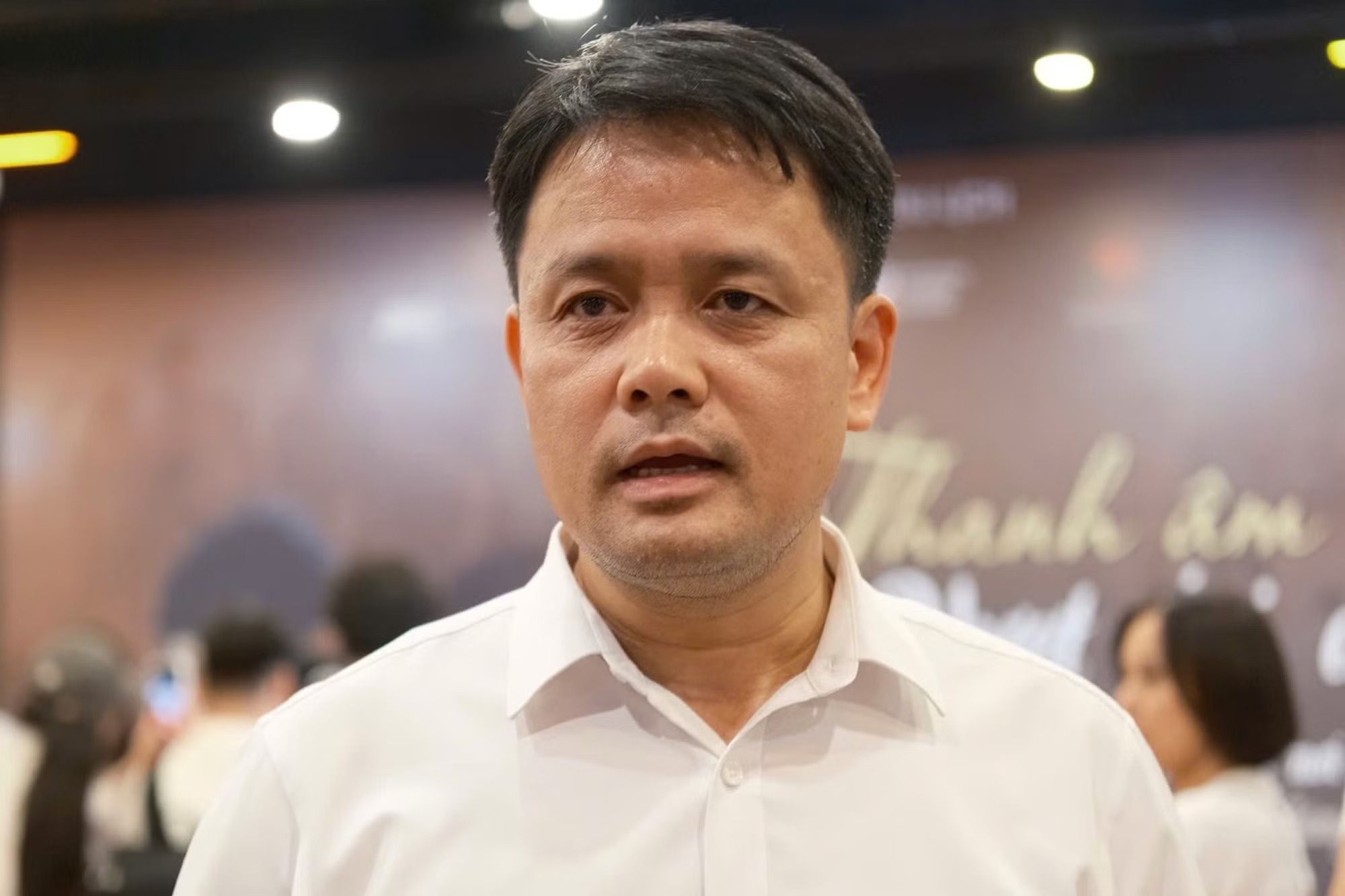 Ho&agrave;ng hậu cuối c&ugrave;ng ảnh 3