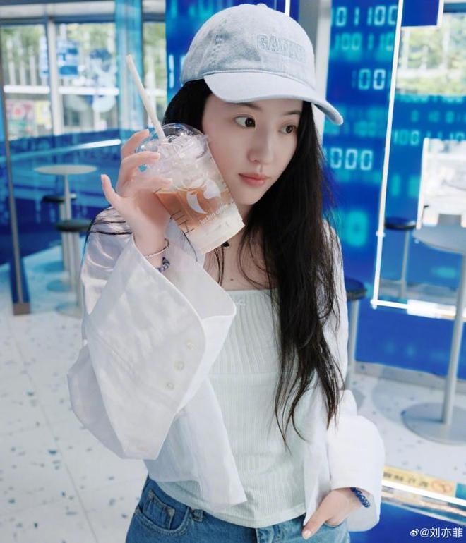 Lưu Diệc Phi  ảnh 1
