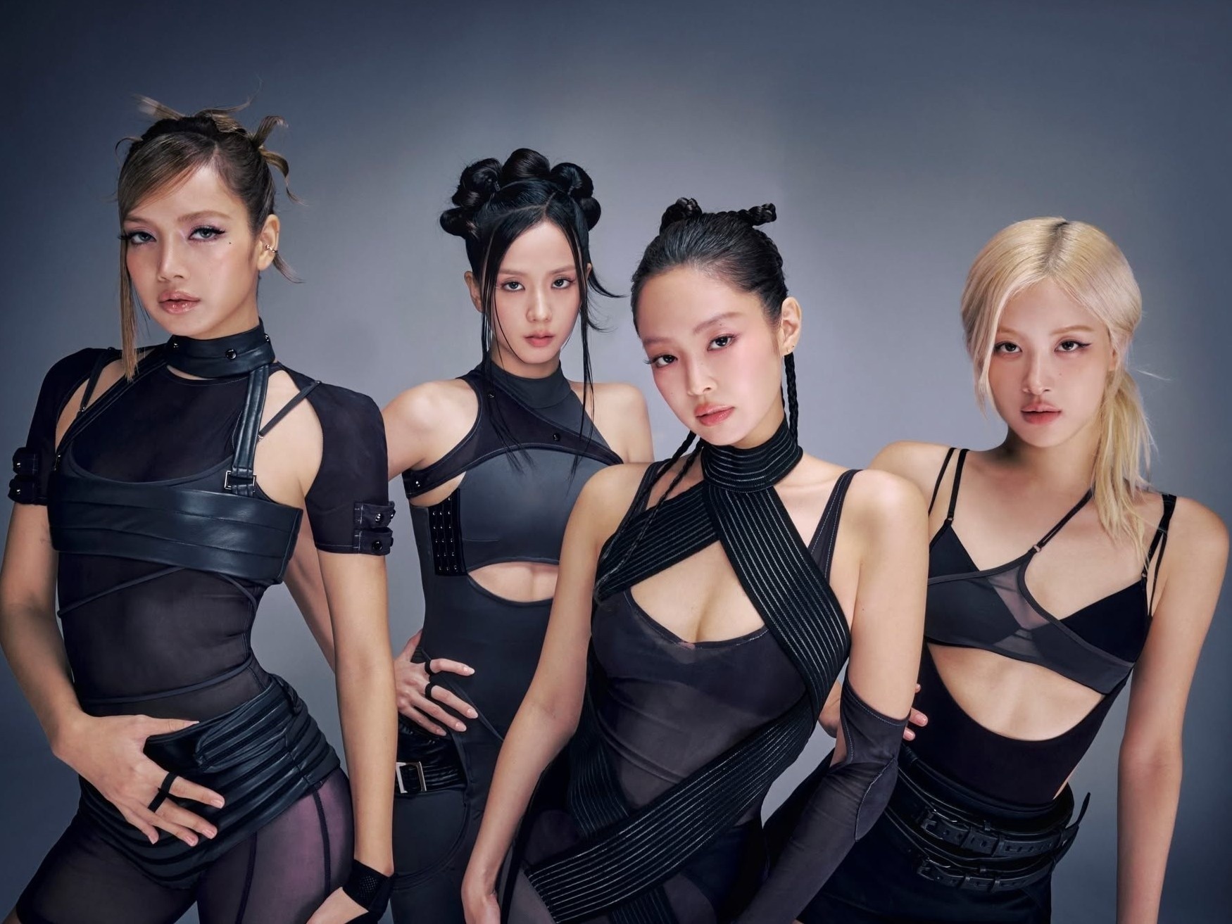 Lời xin lỗi từ 4 cô gái thống trị Kpop