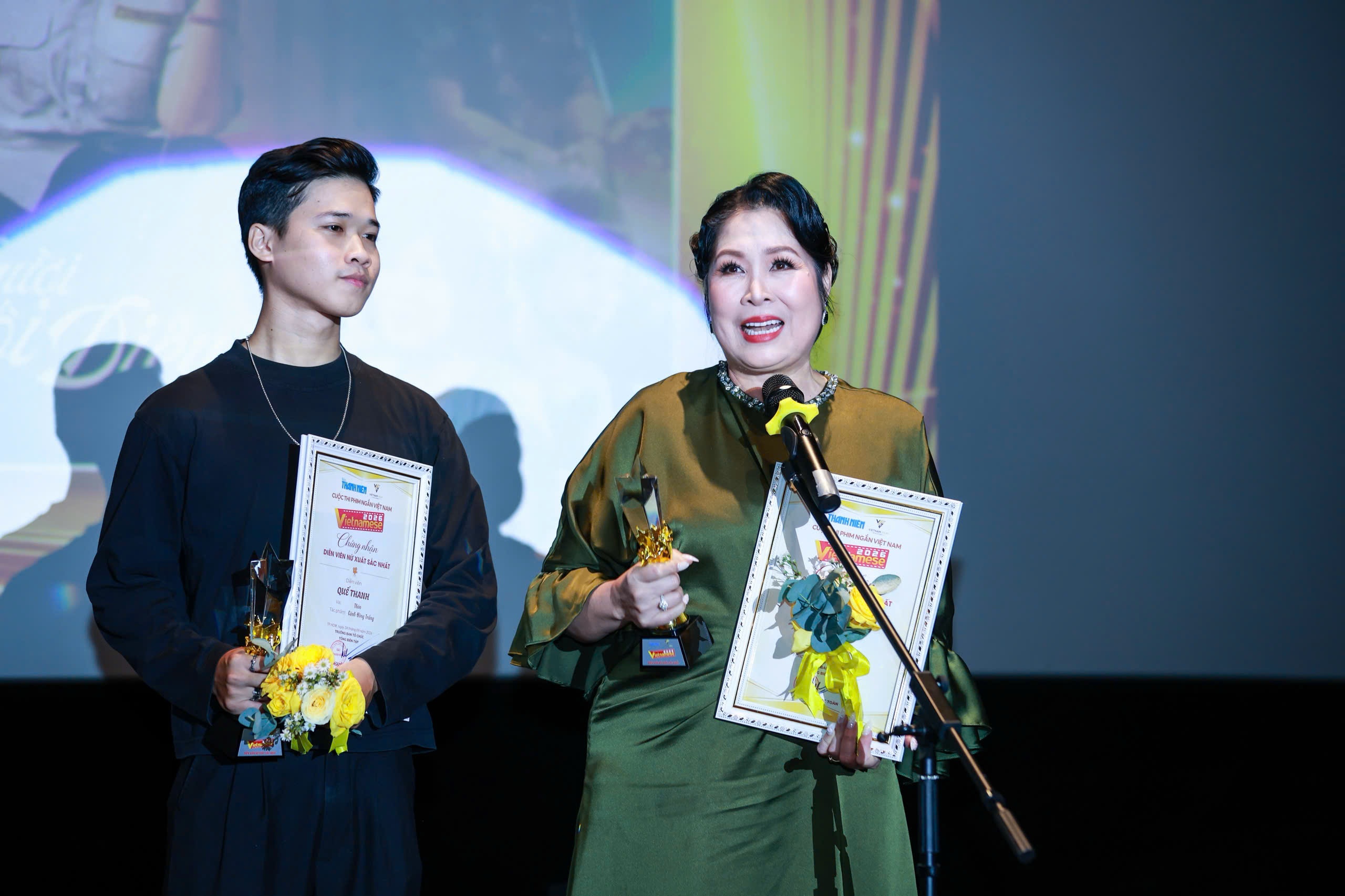 Hồng V&acirc;n ảnh 2