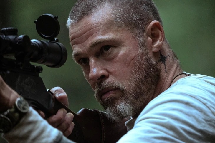 Tranh luận bủa vây trong ngày Brad Pitt tái xuất