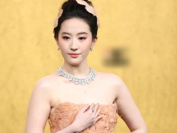 Hình ảnh mới của Lưu Diệc Phi gây bàn tán