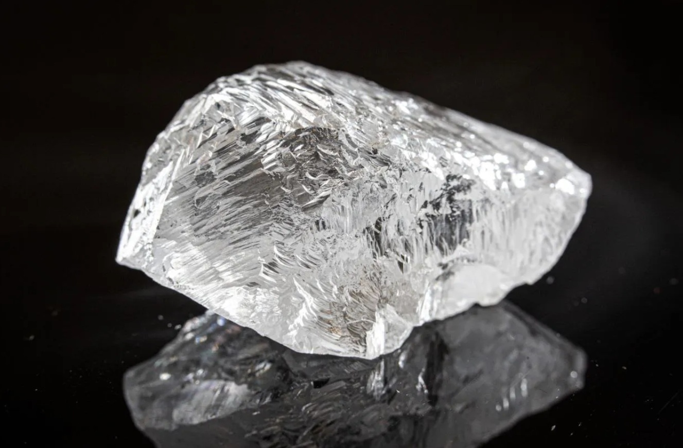 Vien kim cuong quy hiem lon nhat chau Au hinh anh