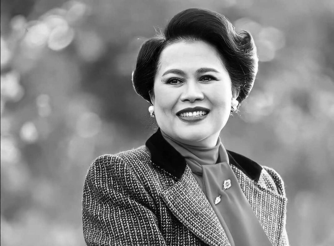 Vuong thai hau Thai Lan Sirikit qua doi hinh anh