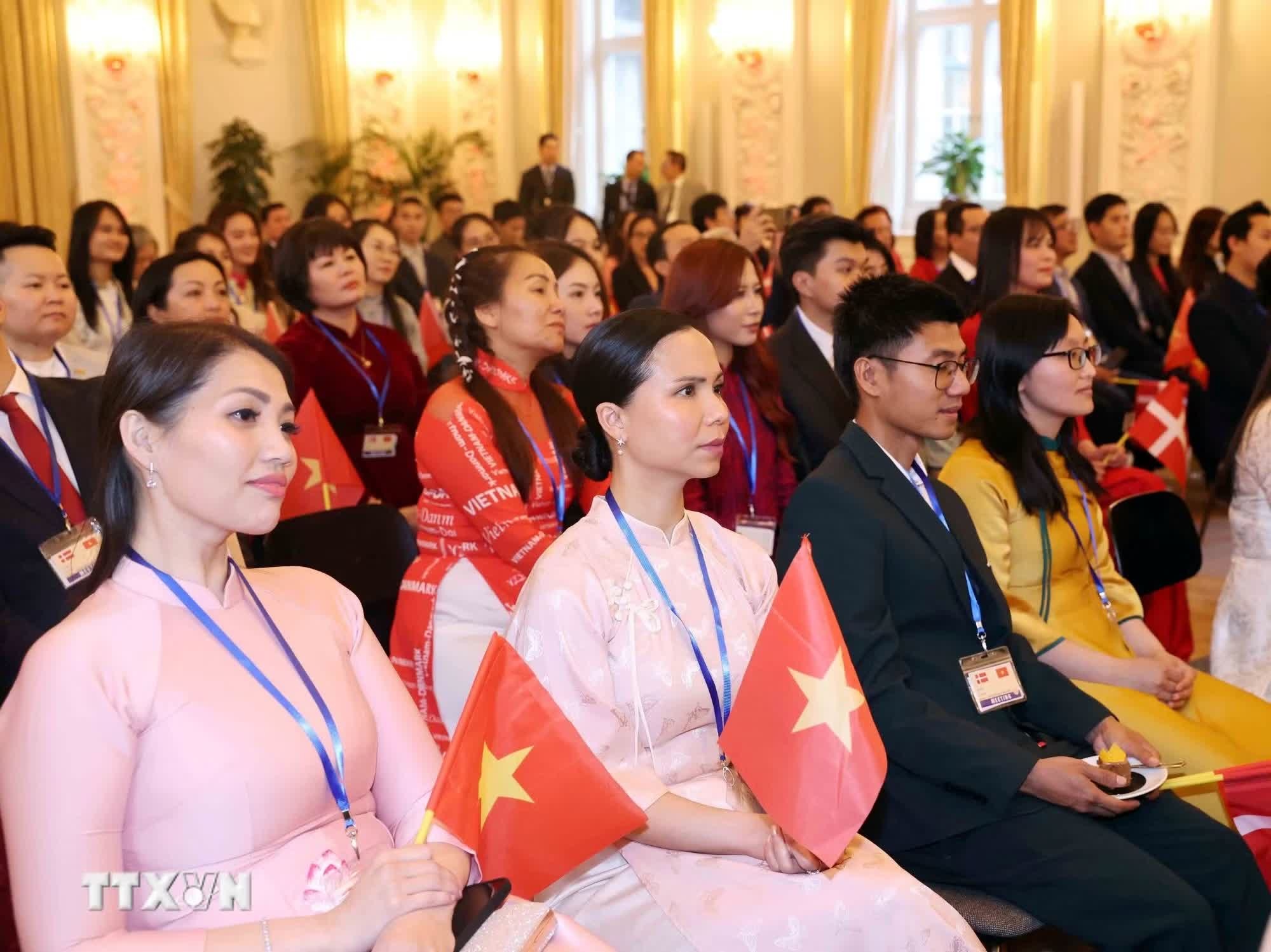  Bắc &Acirc;u ảnh 1
