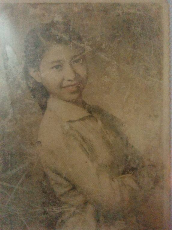 Bức ảnh chụp bà nội cách đây 65 năm được thành viên có tên Bạc Hà chia sẻ.  Ảnh: Bạc Hà.