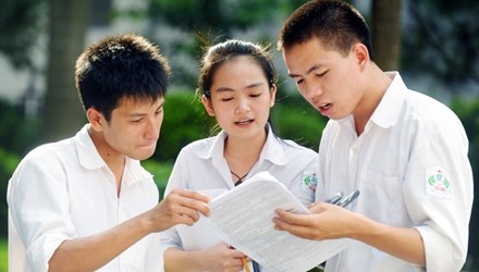 Cong diem vao doi hinh anh