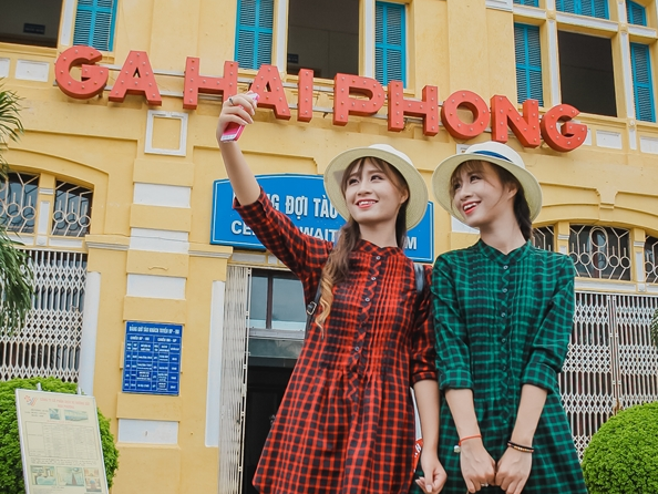 Cap song sinh Hai Phong khien me nham lan vi qua giong nhau hinh anh