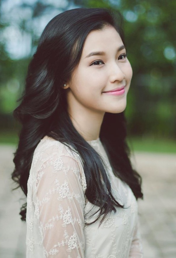 Sau 8 năm nỗ lực không ngừng, Hoàng Oanh hoàn toàn xóa mác hot girl