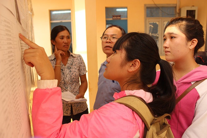 Thí sinh nộp hồ sơ xét tuyển vào Trường ĐH Tây nguyên - Ảnh tư liệu