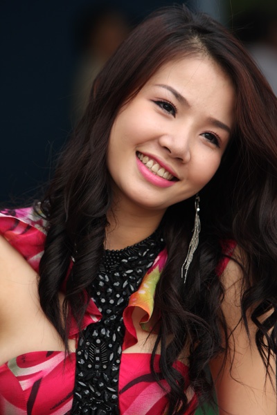 Giống như Minh Hương, Ngọc Hà - vai Mai (bạn thân của Vàng Anh) lên xe hoa ở tuổi 22, Hiện tại, người đẹp chỉ chuyên tâm chăm lo cho cuộc sống gia đình. 