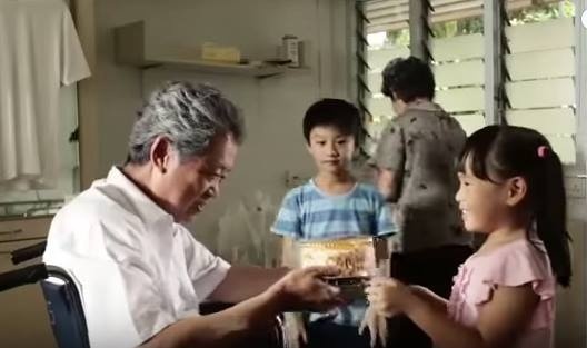 Cau chuyen cho di va nhan lai khien dan mang xuc dong hinh anh