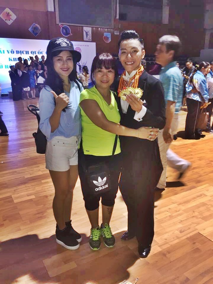 Chàng trai vàng của làng dancesport tiết lộ anh có 2 người phụ nữ đặc biệt đó là mẹ và bạn gái Kiều Phạm. 