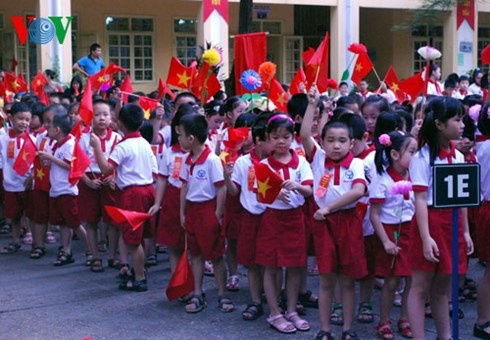 Bo GD&DT noi khong co lam thu dau nam hoc hinh anh