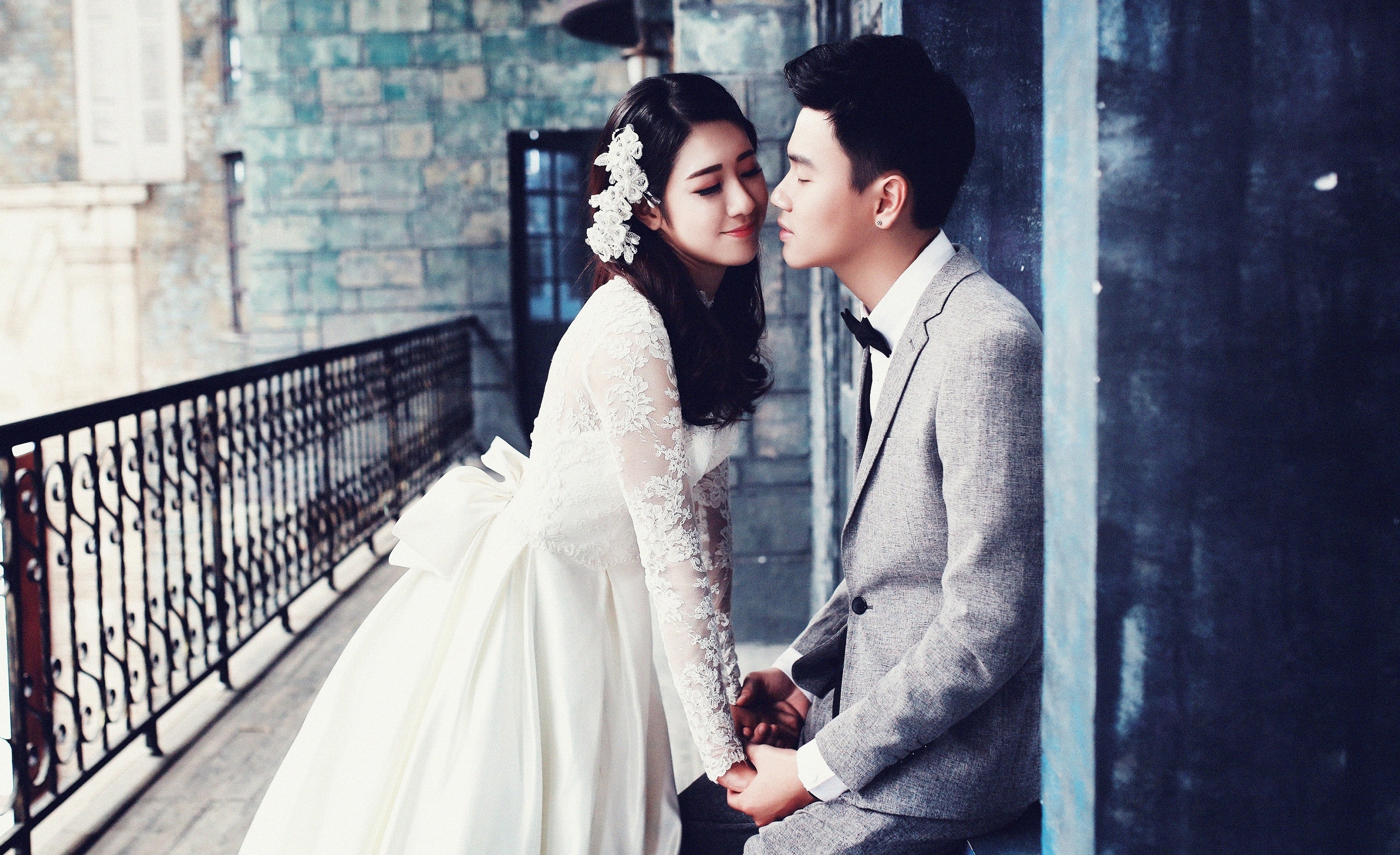 Hot girl Trang Lov và Tùng Sơn học cùng trường cấp 3. Họ thầm thương trộm mến nhau ngay lần đầu gặp gỡ. Tình yêu tuổi học trò cứ thế lớn dần theo năm tháng. Cùng chung chí hướng, cặp đôi cùng nhau thi đỗ vào trường ĐH Mỹ thuật. 